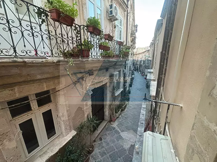 Immagine 2 di Casa trifamiliare in vendita  in Via del Crocifisso a Siracusa