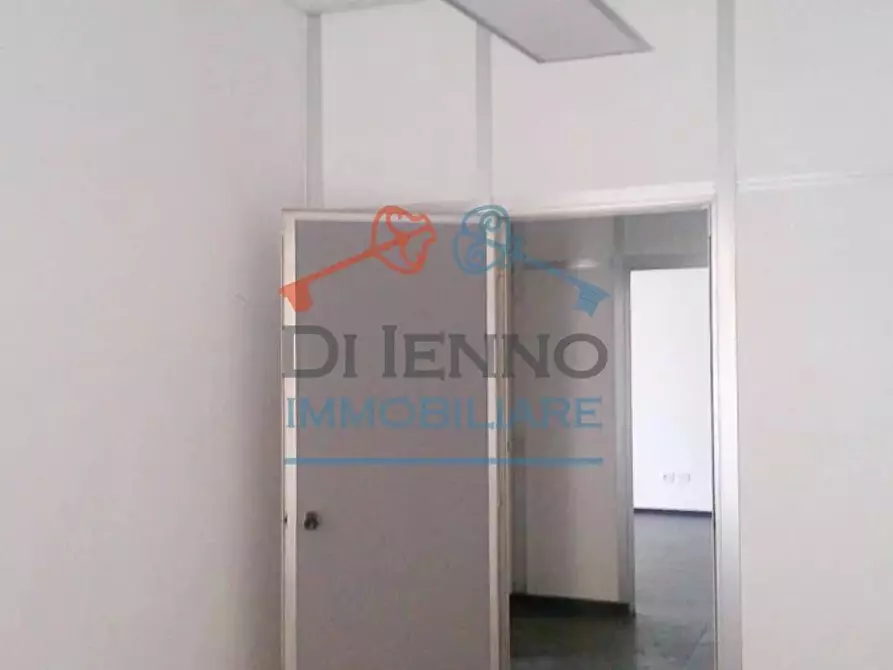 Immagine 4 di Castello in affitto  in Via Luigi Chiarelli a Roma