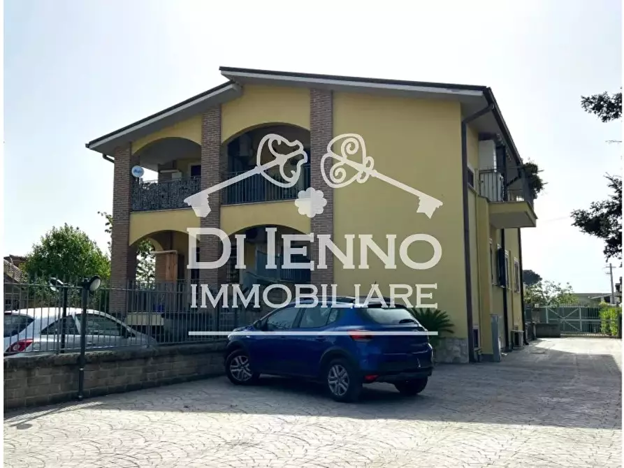 Immagine 1 di Casa trifamiliare in vendita  in Via Tiberina a Fiano Romano