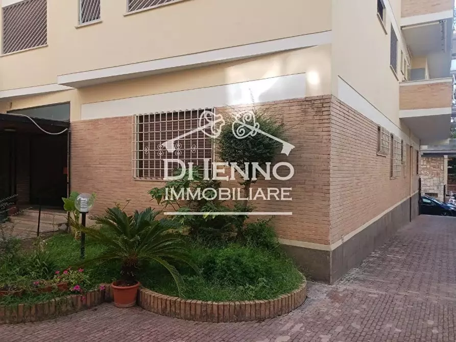 Immagine 11 di Casa trifamiliare in vendita  in Via Achille Loria a Roma