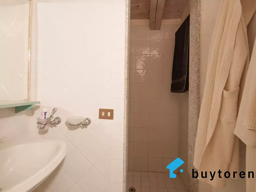 Immagine 22 di Casa trifamiliare in vendita  in Piazza Ginestre a Olbia