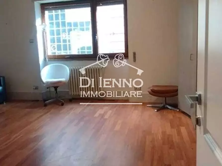 Immagine 2 di Casa trifamiliare in vendita  in Via Achille Loria a Roma