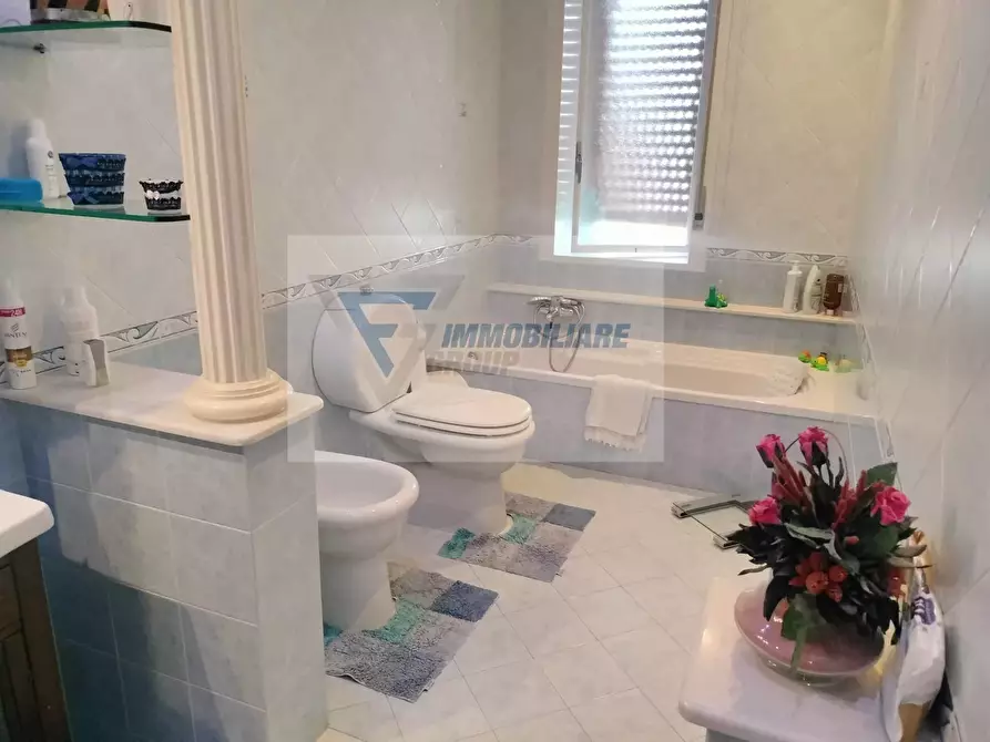 Immagine 11 di Casa trifamiliare in vendita  in Via Lentini a Siracusa