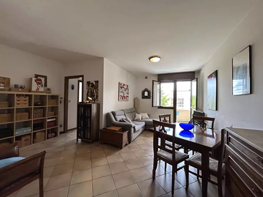 Immagine 1 di Casa trifamiliare in vendita  a Vittorio Veneto