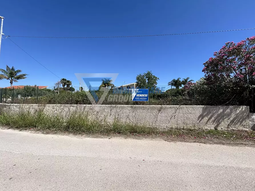 Immagine 1 di Terreno in vendita  in Via Lago Trasimeno a Siracusa