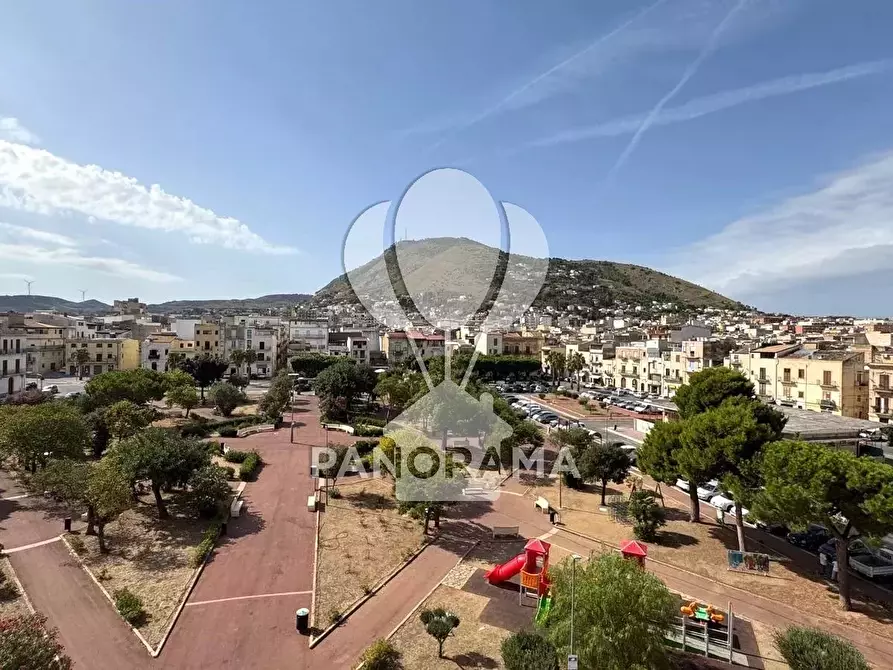 Immagine 2 di Casa trifamiliare in vendita  in Via Edison a Alcamo