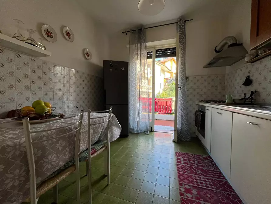 Immagine 6 di Casa trifamiliare in vendita  in Via Francolano a Avegno