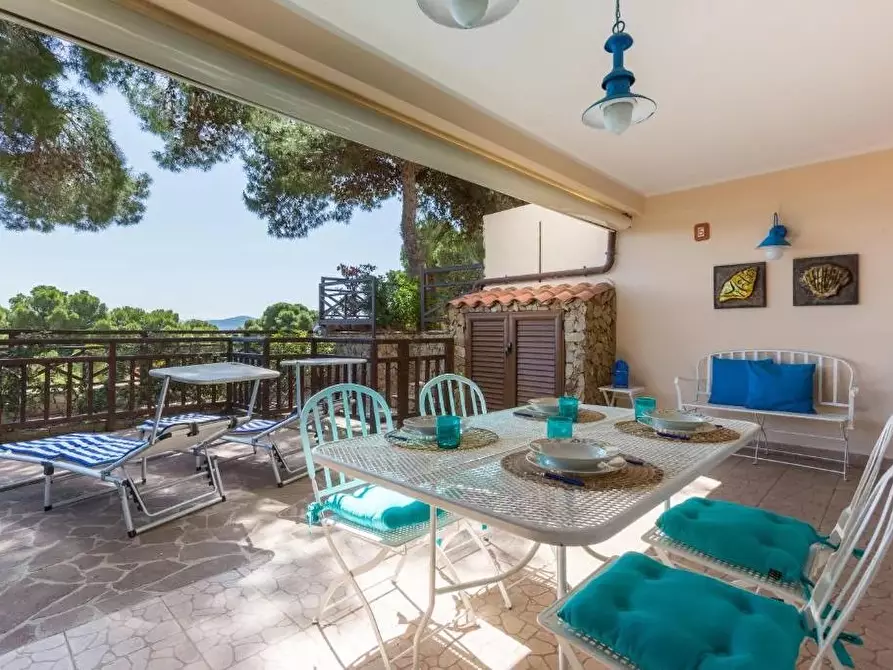 Immagine 2 di Casa trifamiliare in vendita  in Via Sa Salina a Gonnesa