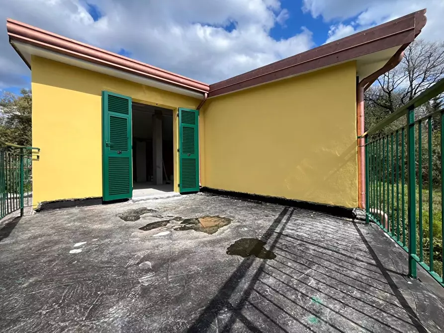 Immagine 1 di Casa trifamiliare in vendita  in Via Comorga Rivarola a Carasco