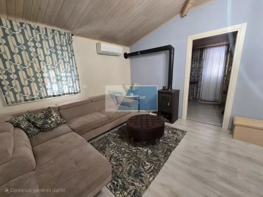 Immagine 4 di Casa trifamiliare in vendita  in Via Tagliamento, 40 a Buccheri