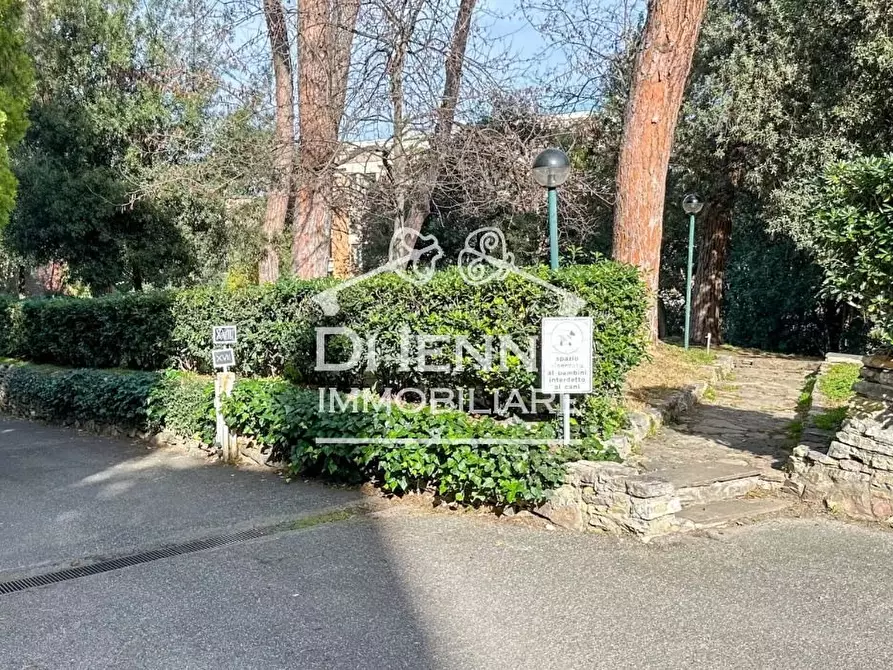 Immagine 29 di Casa trifamiliare in vendita  in Via dei Colli della Farnesina a Roma