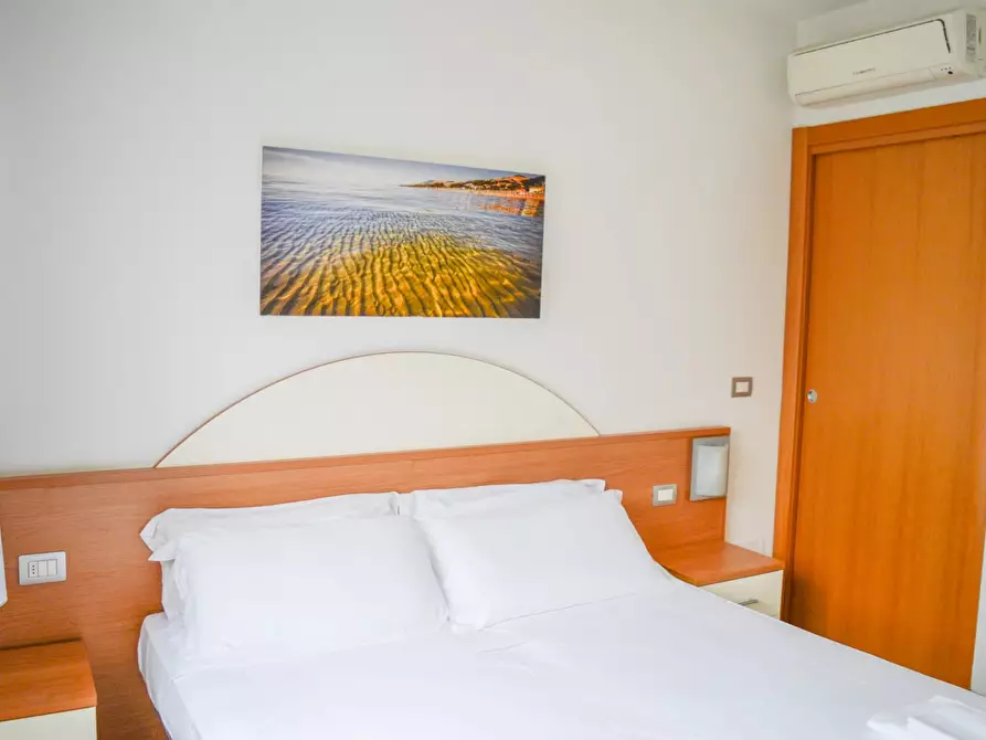 Immagine 9 di Casa trifamiliare in vendita  in via Gabriele D'Annunzio, 209. a Pineto