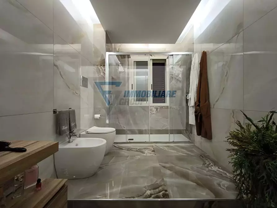 Immagine 21 di Casa trifamiliare in vendita  in Via Ippolito Nievo a Siracusa