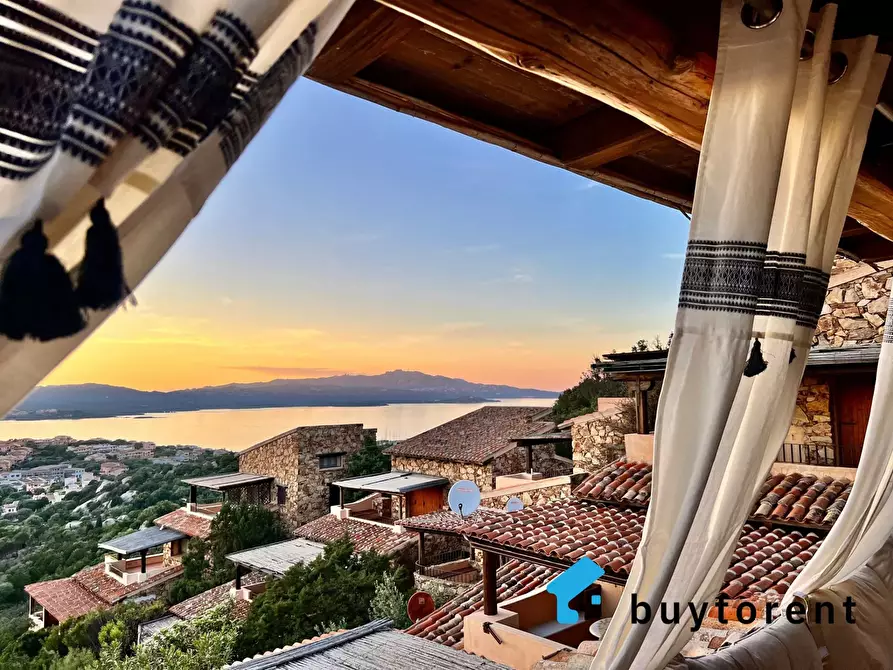 Immagine 2 di Casa trifamiliare in vendita  in Via Su Pinnone, 3/2 a Olbia