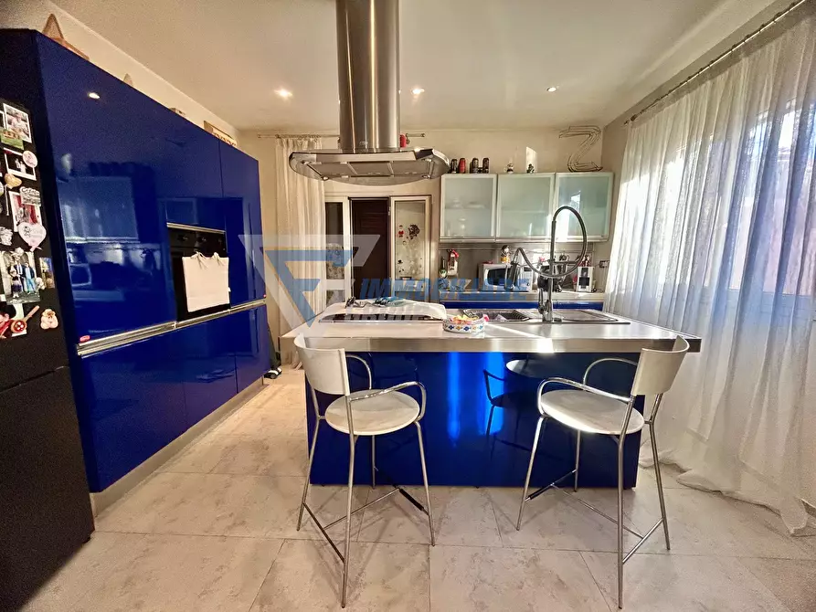 Immagine 9 di Casa trifamiliare in vendita  in Via Monte Pellegrino a Siracusa