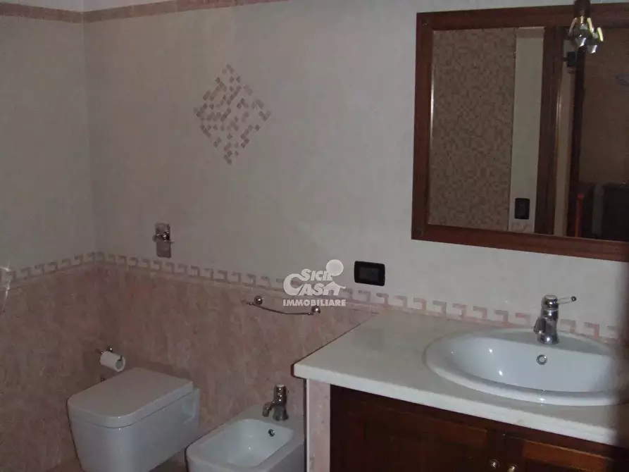 Immagine 19 di Casa trifamiliare in affitto  a Marsala