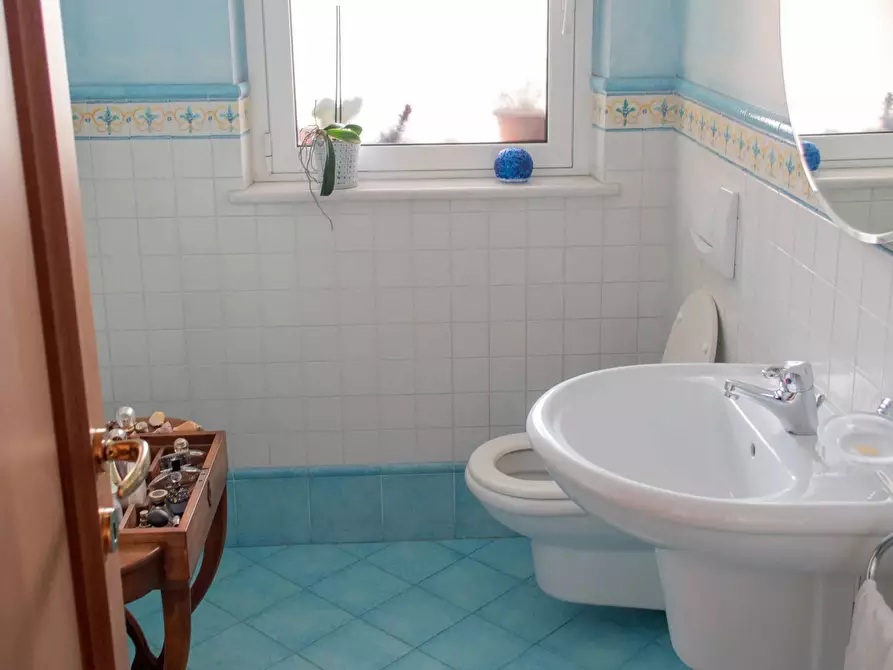 Immagine 31 di Casa trifamiliare in vendita  a Ventimiglia