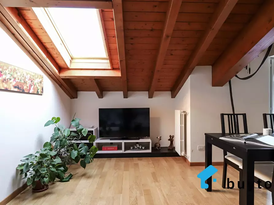 Immagine 6 di Casa trifamiliare in vendita  in Via Cristoforo Colombo, 4 a Villasanta