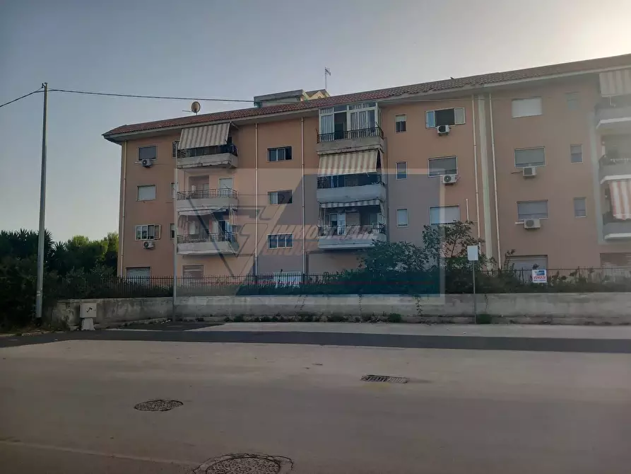 Immagine 1 di Casa trifamiliare in vendita  in VIA RENATO RANDAZZO a Siracusa