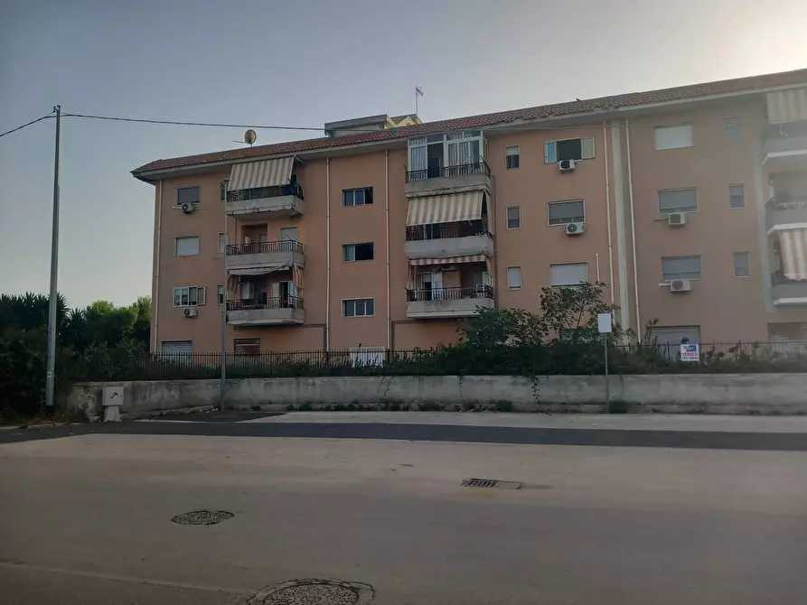 Immagine 1 di Casa trifamiliare in vendita  in VIA RENATO RANDAZZO a Siracusa