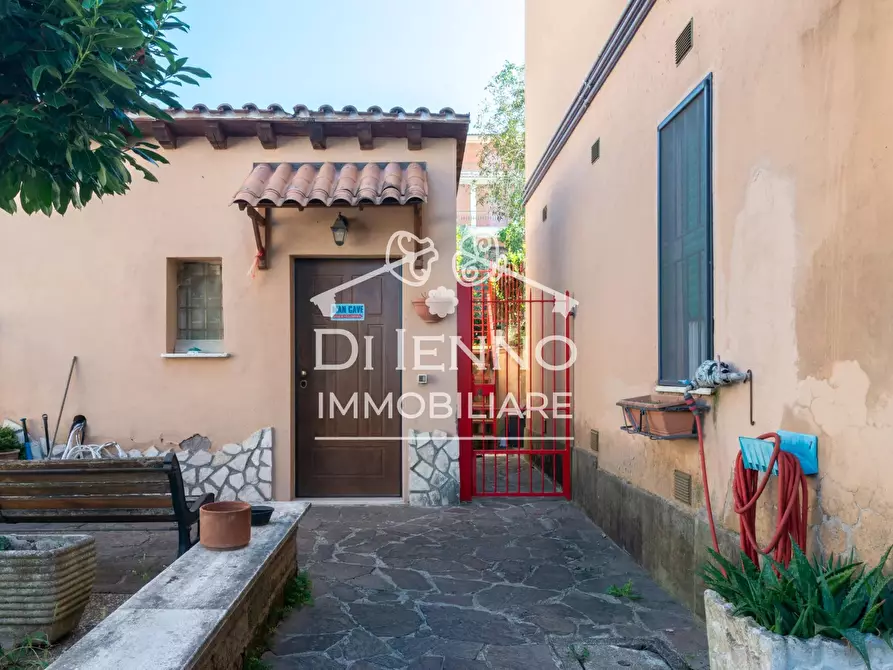 Immagine 35 di Casa trifamiliare in vendita  in Via Siziano a Roma