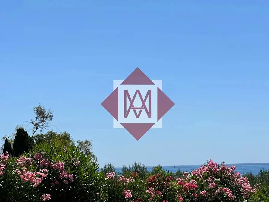 Immagine 1 di Casa trifamiliare in vendita  in Corso Nizza, 17 a Ventimiglia