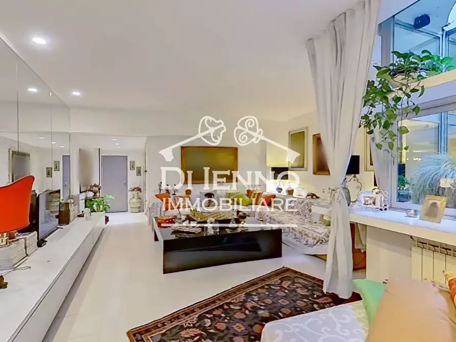 Immagine 11 di Casa trifamiliare in vendita  in Via dei Colli della Farnesina a Roma