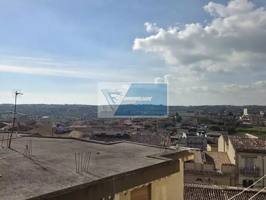 Immagine 15 di Casa trifamiliare in vendita  a Noto