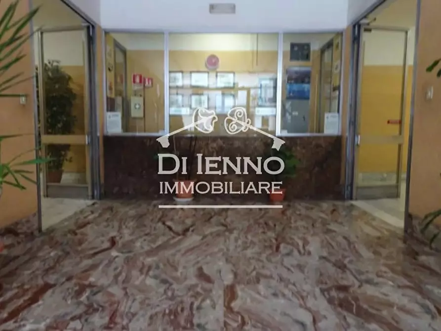 Immagine 14 di Casa trifamiliare in vendita  in Piazza della Radio a Roma