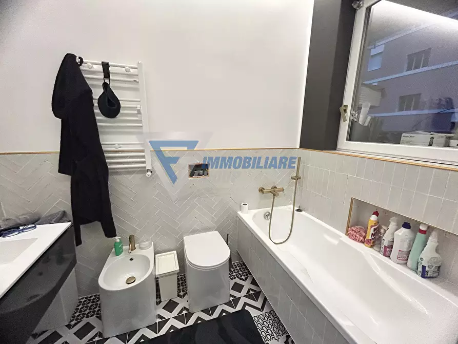 Immagine 13 di Casa trifamiliare in vendita  in Viale Santa Panagia a Siracusa