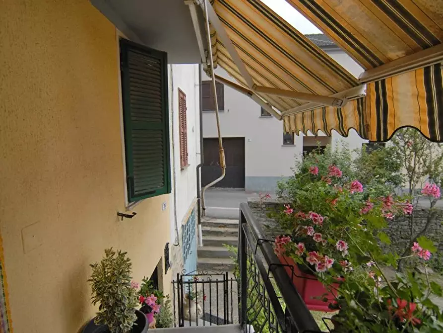 Immagine 4 di Casa trifamiliare in vendita  a Barolo