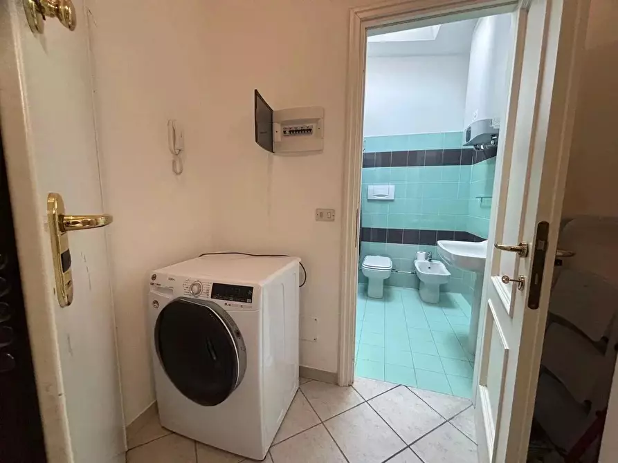 Immagine 6 di Casa trifamiliare in affitto  a Ventimiglia