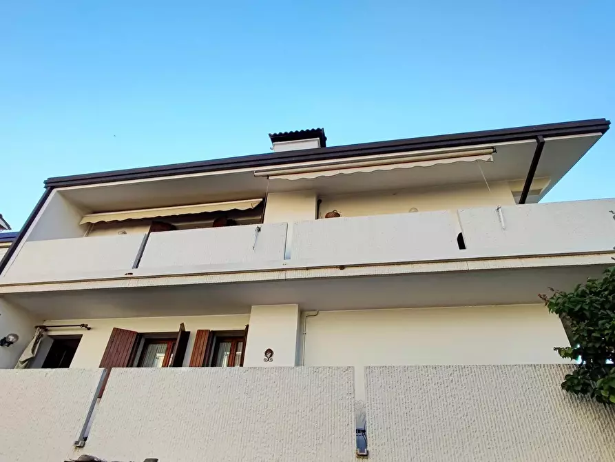 Immagine 1 di Casa trifamiliare in vendita  a Santa Lucia Di Piave