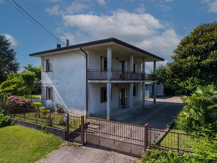 Immagine 1 di Casa trifamiliare in vendita  a Albignasego