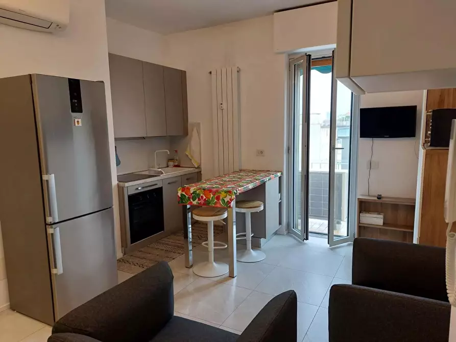 Immagine 13 di Casa trifamiliare in affitto  a Milano