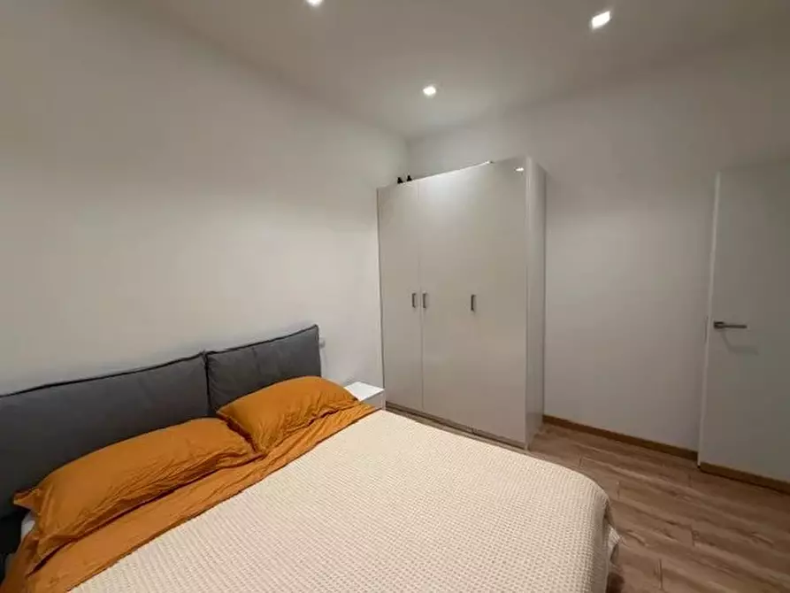 Immagine 19 di Casa trifamiliare in affitto  a Milano