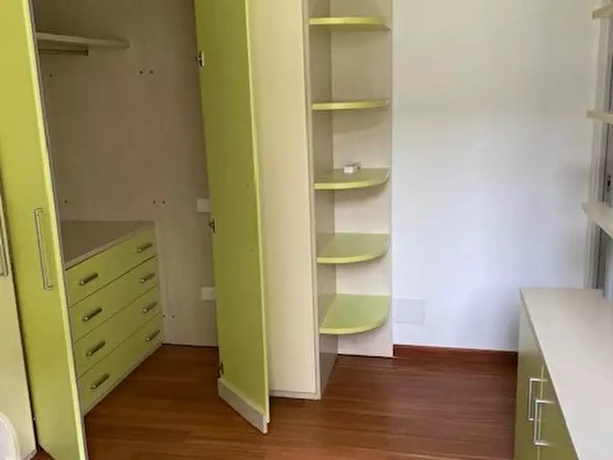 Immagine 32 di Casa trifamiliare in affitto  in VIA RONCHI a Milano