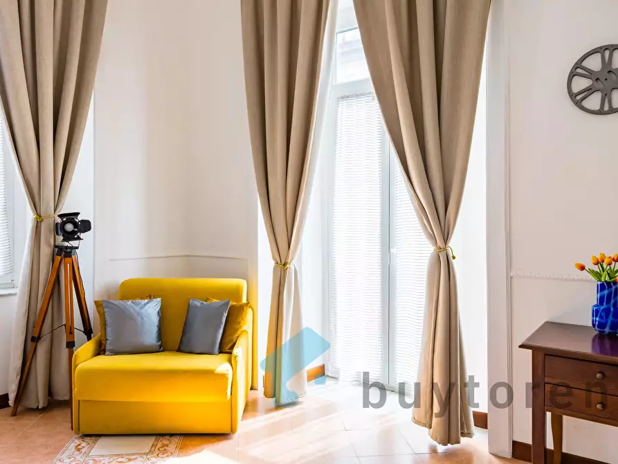 Immagine 15 di Casa trifamiliare in vendita  in Piazzetta Rosario di Palazzo, 10. a Napoli