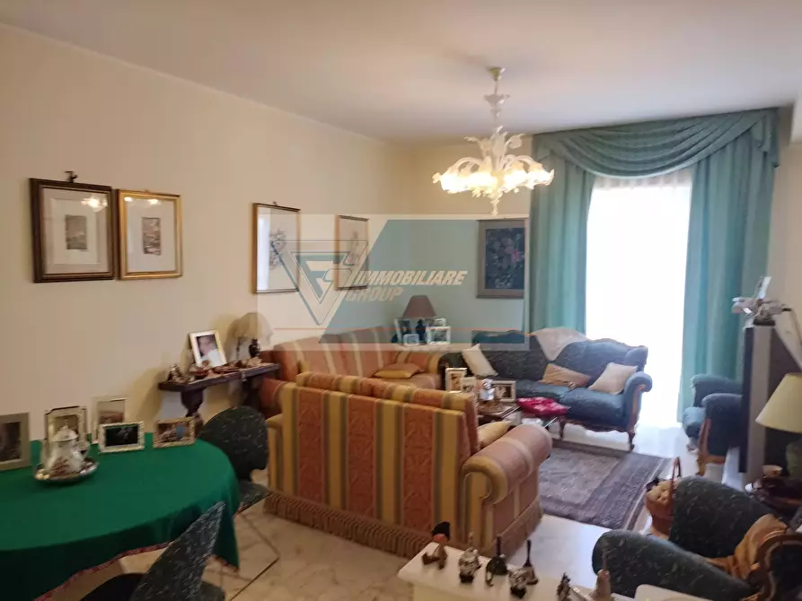 Immagine 3 di Casa trifamiliare in vendita  in Via Pentapoli a Buccheri