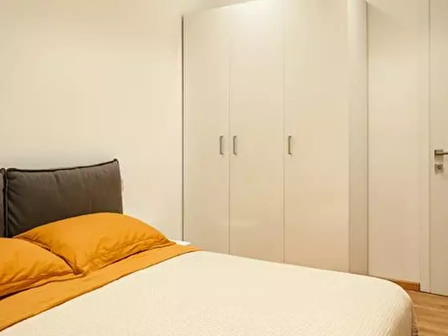 Immagine 12 di Casa trifamiliare in affitto  a Milano