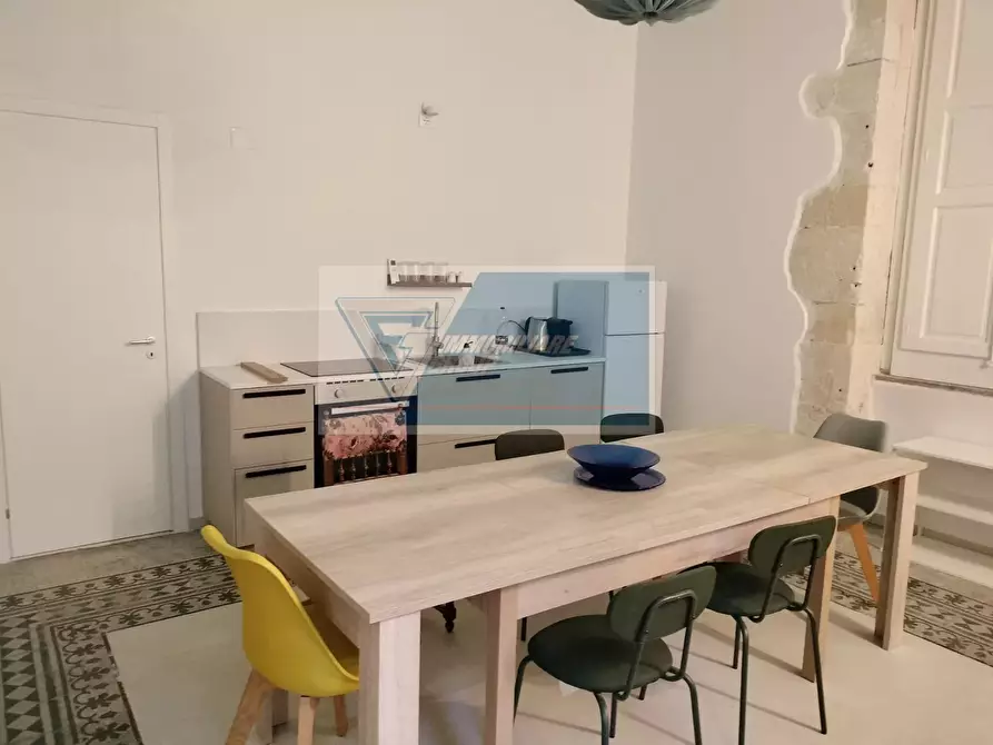 Immagine 2 di Casa trifamiliare in vendita  in Via Montegrappa a Siracusa