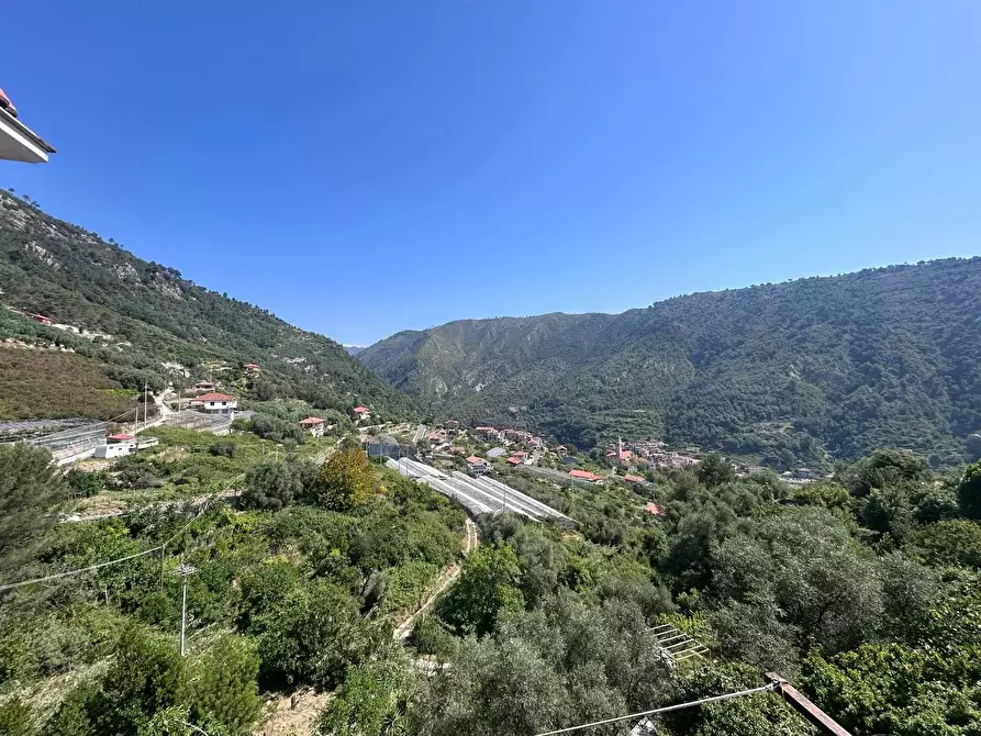 Immagine 4 di Casa trifamiliare in vendita  in Via Serro Inferiore, 11 a Ventimiglia