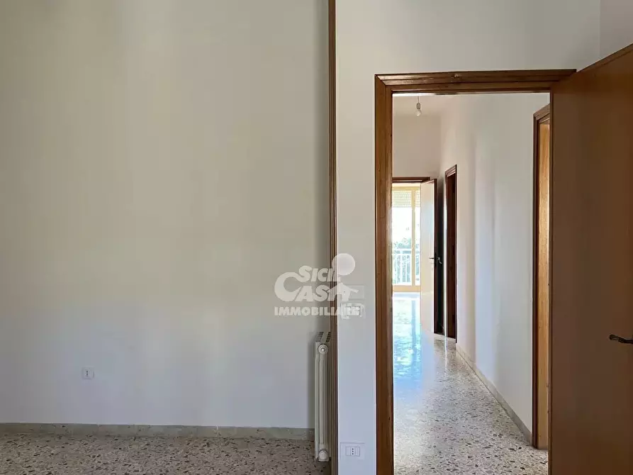 Immagine 12 di Casa trifamiliare in affitto  a Marsala