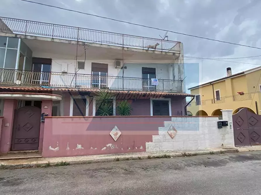 Immagine 1 di Casa trifamiliare in vendita  in Via Favara a Siracusa