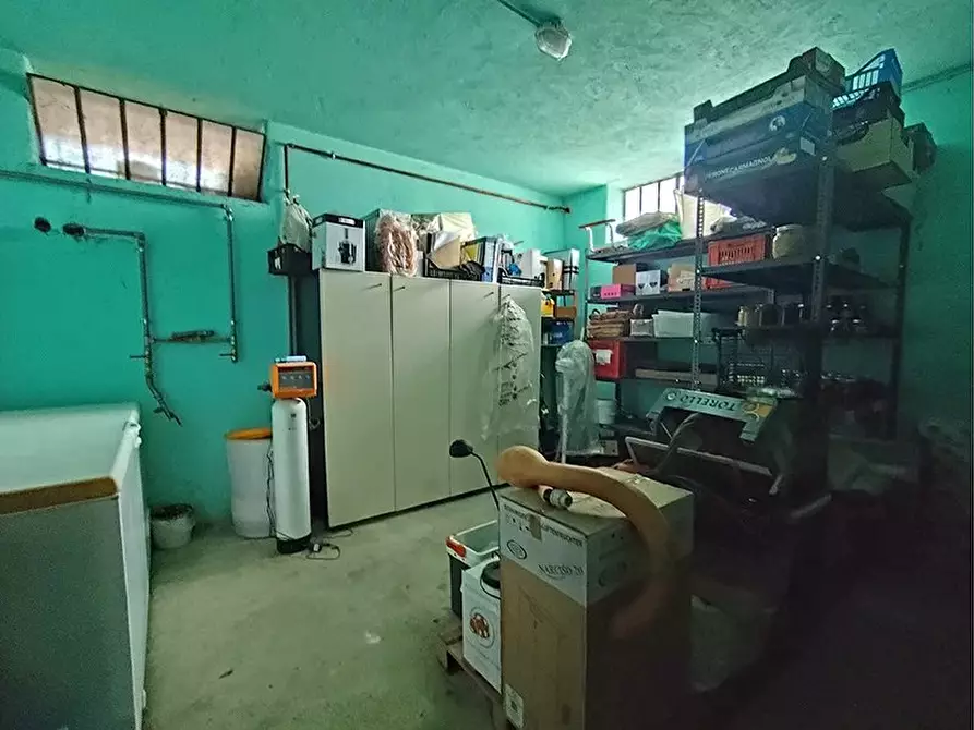 Immagine 23 di Casa trifamiliare in vendita  a Dogliani