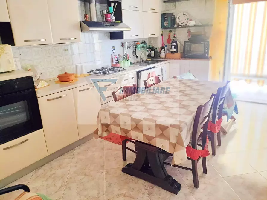 Immagine 4 di Casa trifamiliare in vendita  in Via Lentini a Siracusa