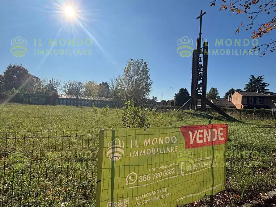 Immagine 2 di Terreno in vendita  in Via Giovanni Paolo I a Cerro Al Lambro