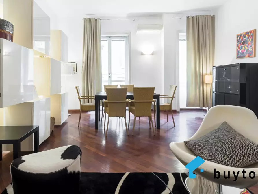 Immagine 2 di Casa trifamiliare in vendita  in Corso Cristoforo Colombo, 1 a Milano