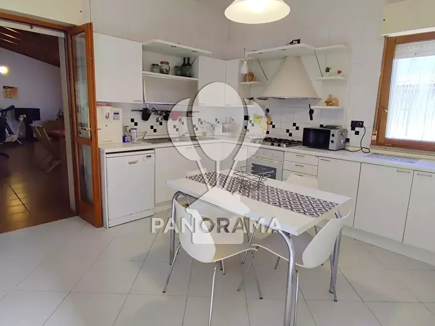 Immagine 53 di Casa trifamiliare in vendita  in Via Florio a Alcamo