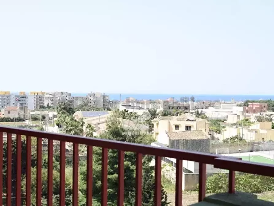 Immagine 2 di Casa trifamiliare in affitto  a Marsala